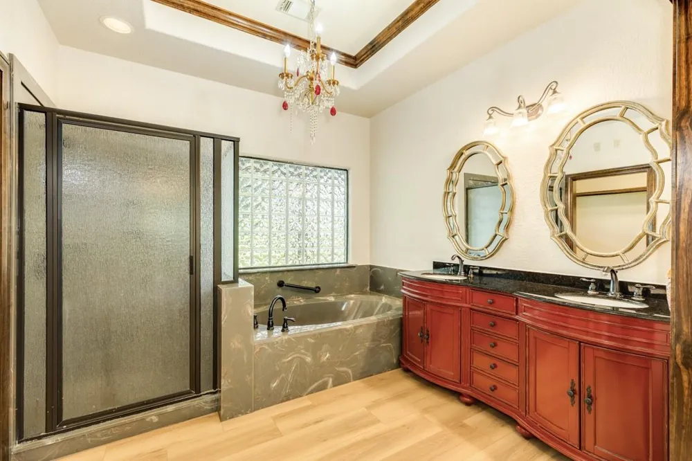 306 Wagon Wheel Trail Angleton, TX 77515