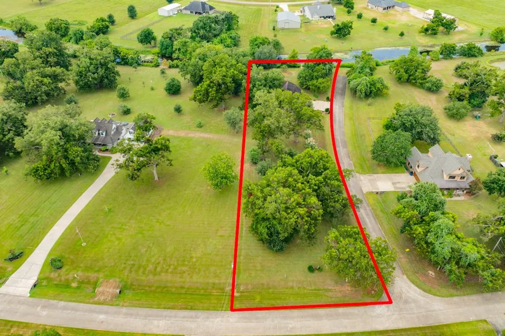 306 Wagon Wheel Trail Angleton, TX 77515