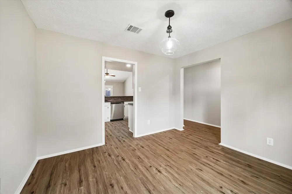 9807 Sparrow Street La Porte, TX 77571
