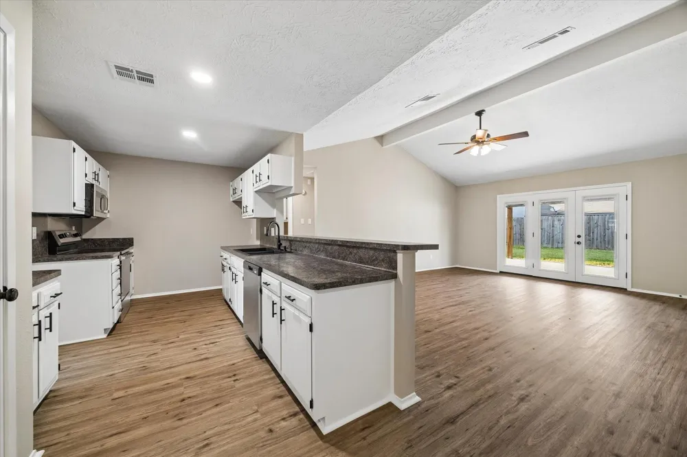 9807 Sparrow Street La Porte, TX 77571