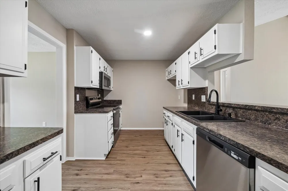 9807 Sparrow Street La Porte, TX 77571