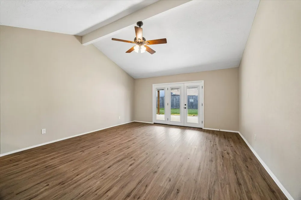 9807 Sparrow Street La Porte, TX 77571