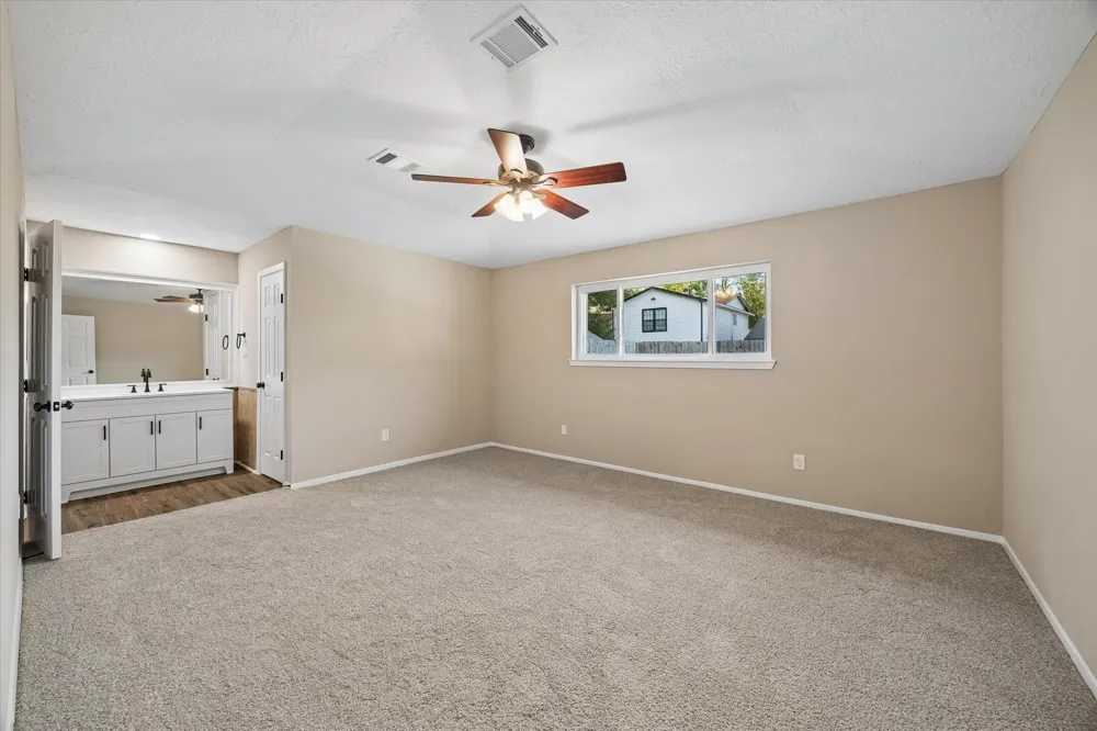 9807 Sparrow Street La Porte, TX 77571