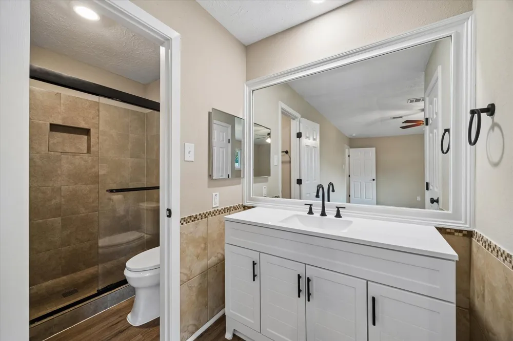 9807 Sparrow Street La Porte, TX 77571