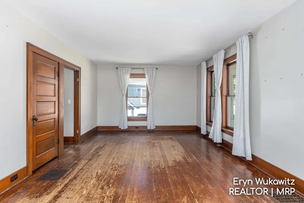317 W Montcalm Street Greenville, MI 48838