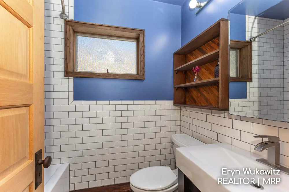 317 W Montcalm Street Greenville, MI 48838