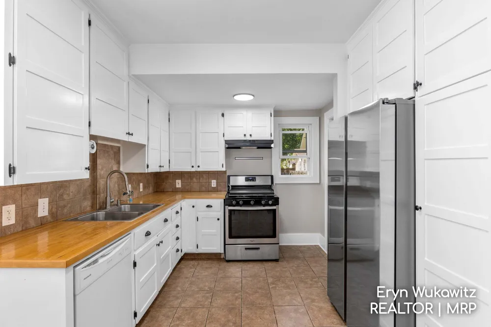 317 W Montcalm Street Greenville, MI 48838