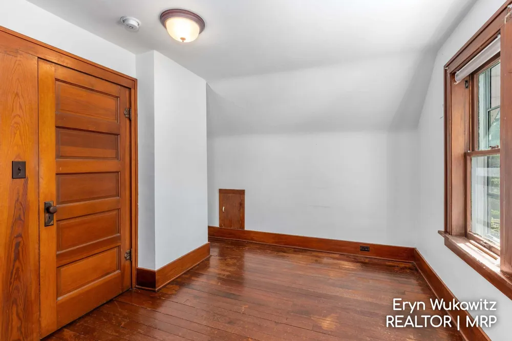 317 W Montcalm Street Greenville, MI 48838