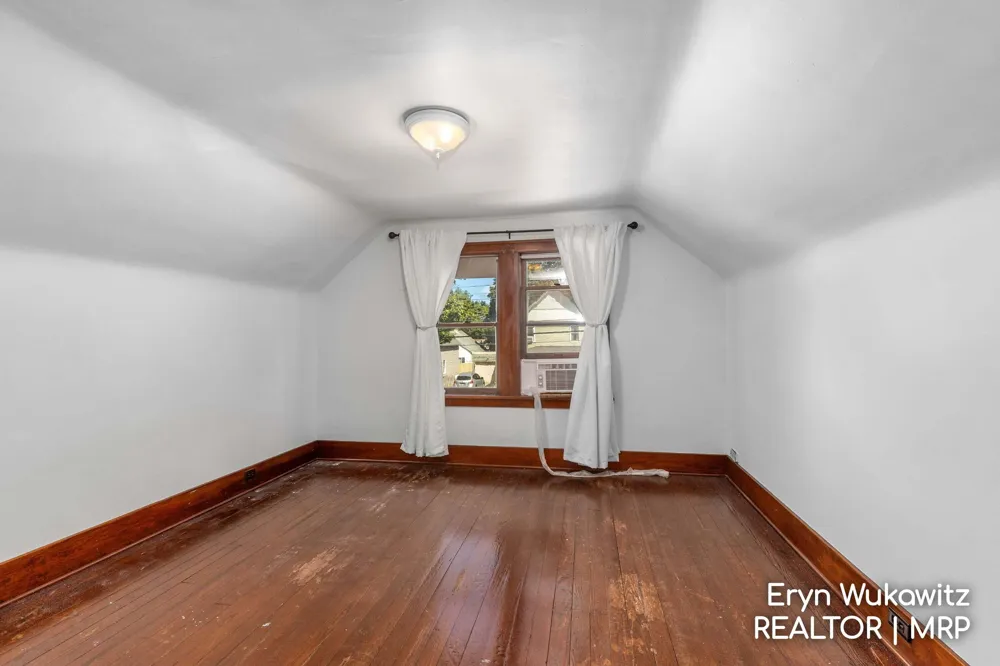 317 W Montcalm Street Greenville, MI 48838