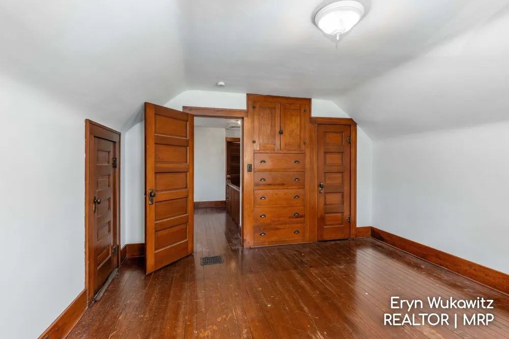317 W Montcalm Street Greenville, MI 48838