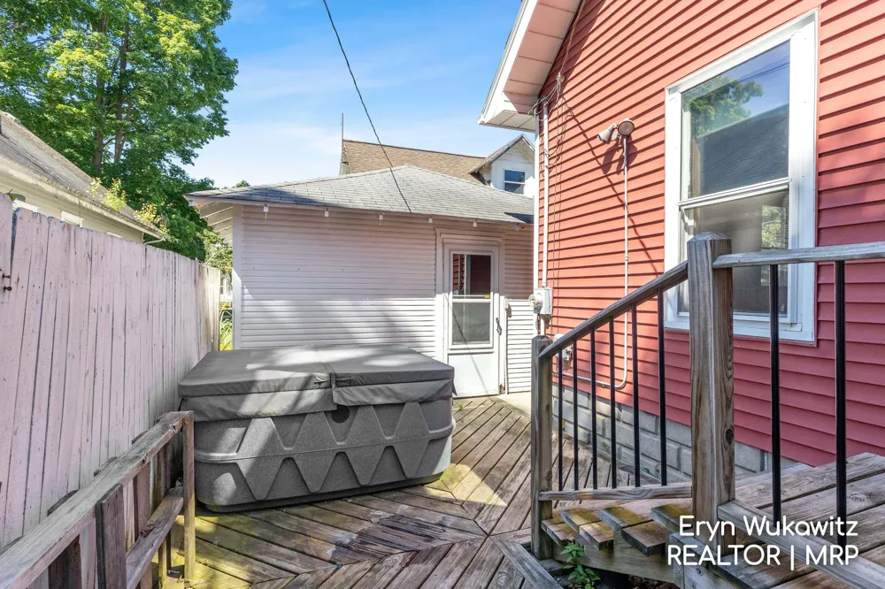 317 W Montcalm Street Greenville, MI 48838