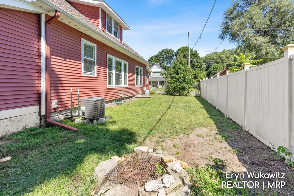 317 W Montcalm Street Greenville, MI 48838