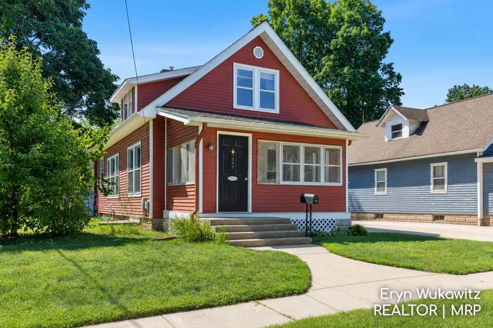 317 W Montcalm Street Greenville, MI 48838