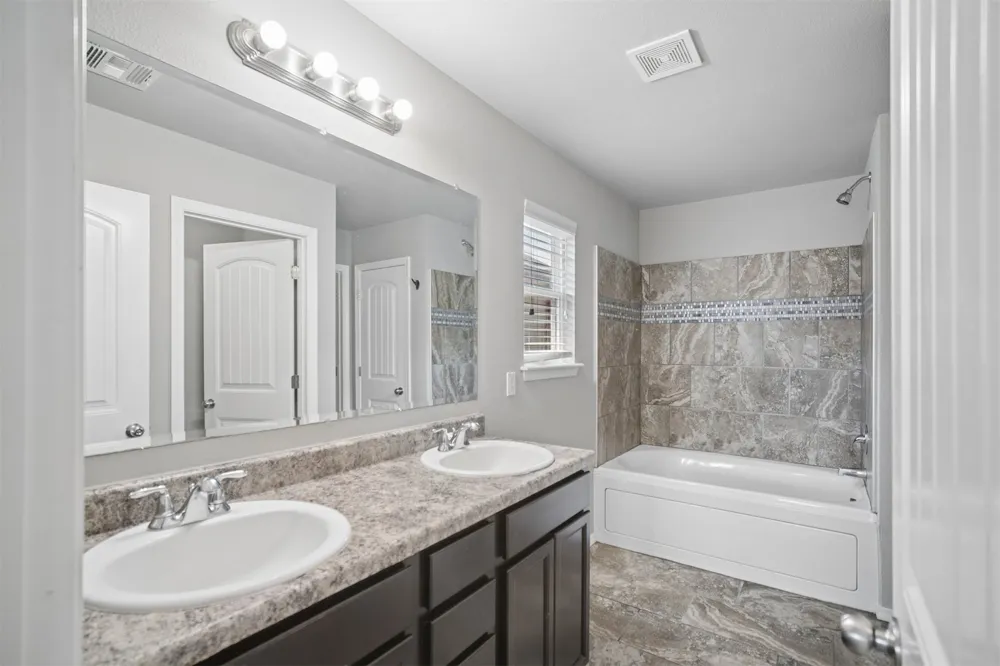 14713 S Lakewood Avenue Bixby, OK 74008
