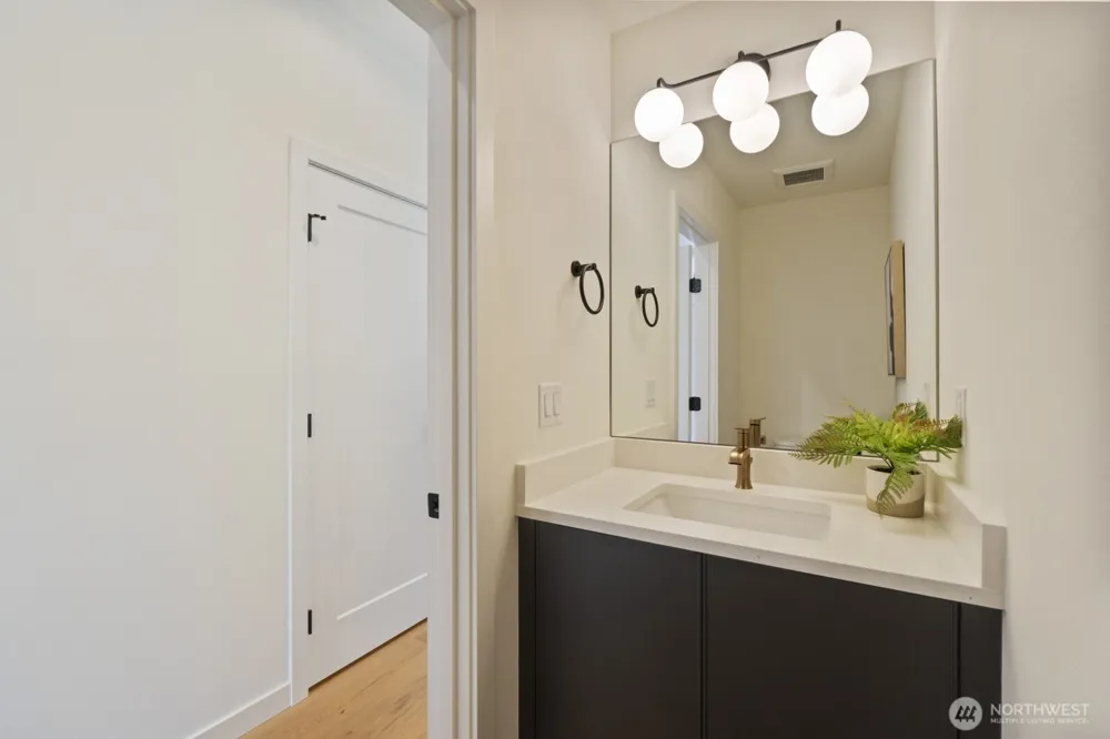 815 NE 100th Street Seattle, WA 98125