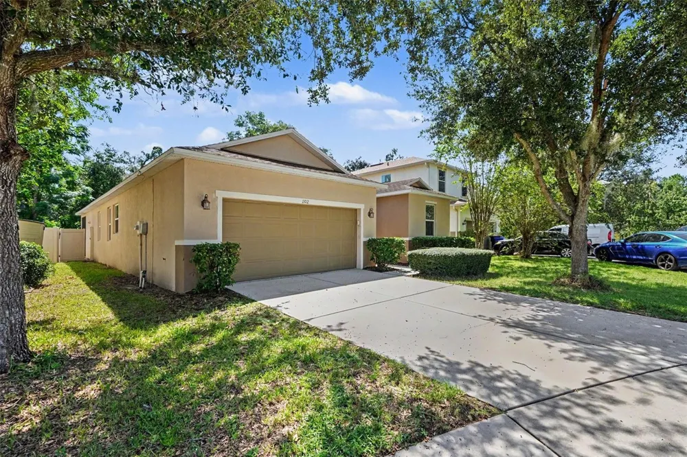 1102 CANYON OAKS DRIVE Brandon, FL 33510