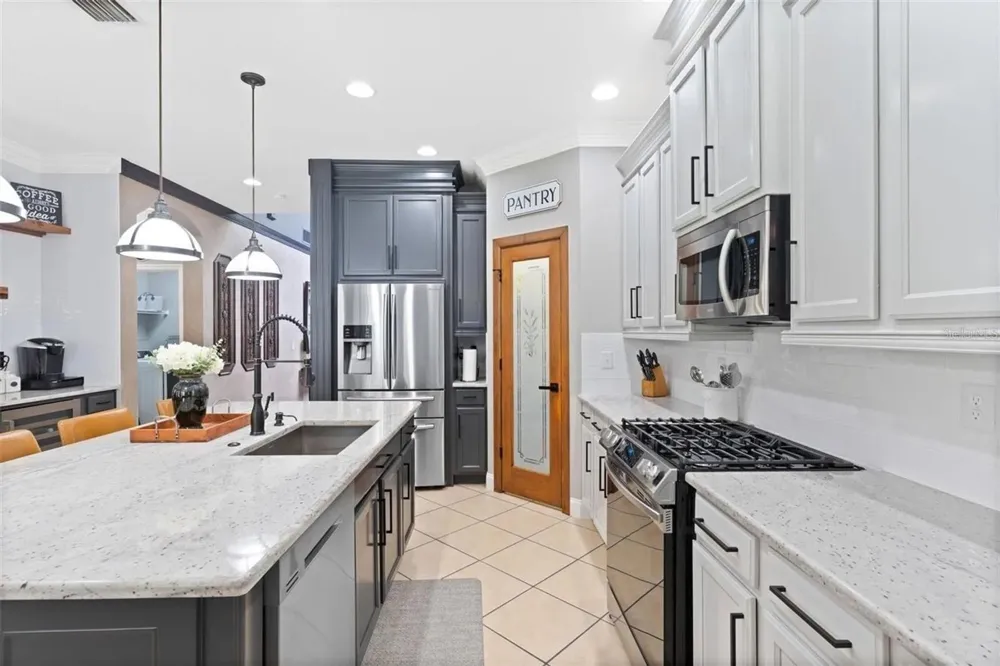 1122 NASHVILLE DRIVE Wesley Chapel, FL 33544