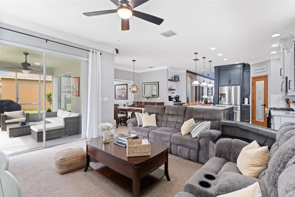 1122 NASHVILLE DRIVE Wesley Chapel, FL 33544