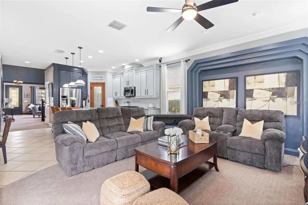 1122 NASHVILLE DRIVE Wesley Chapel, FL 33544