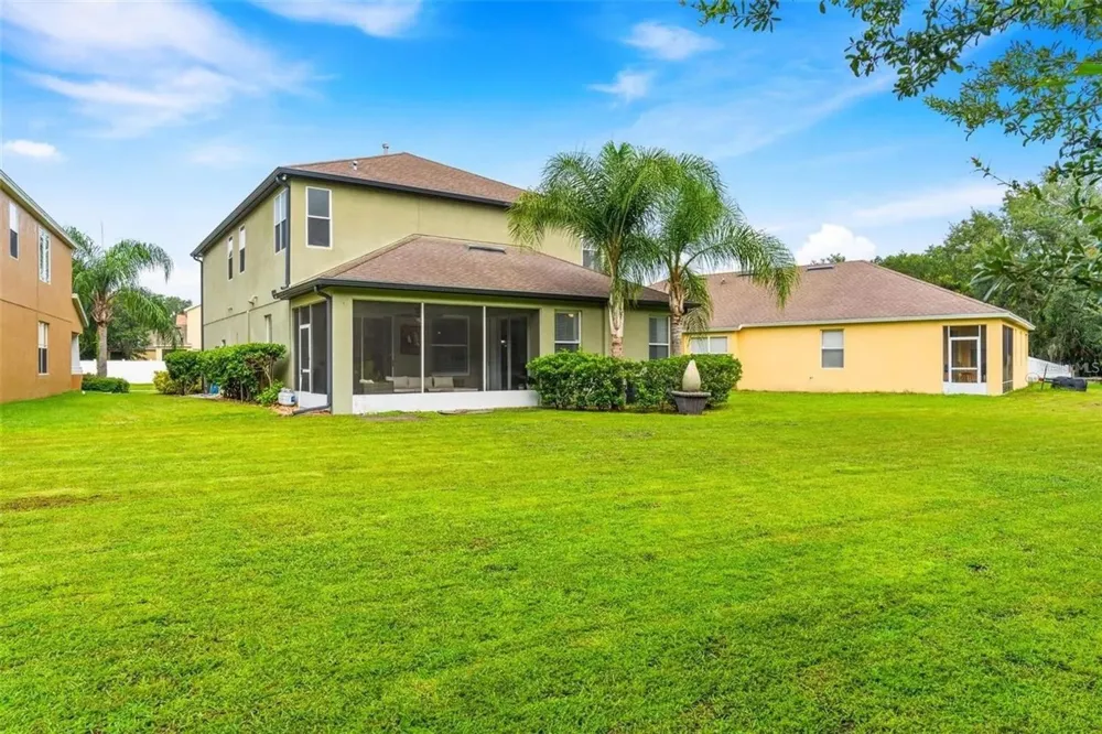 1122 NASHVILLE DRIVE Wesley Chapel, FL 33544