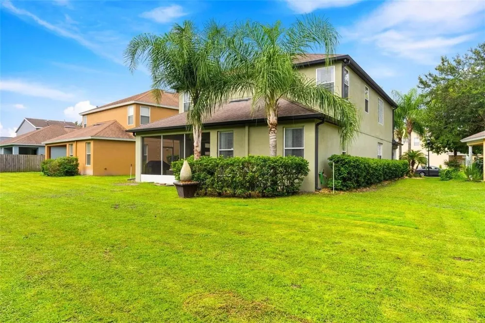 1122 NASHVILLE DRIVE Wesley Chapel, FL 33544