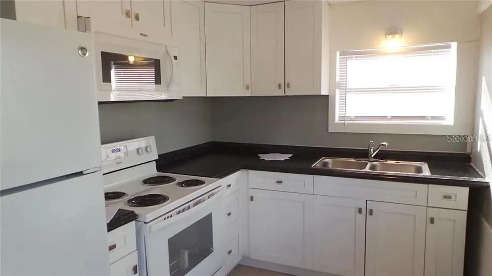 707 AVENUE B SW #B Winter Haven, FL 33880