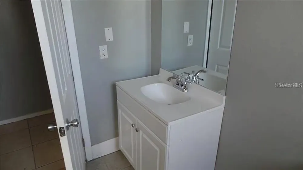 707 AVENUE B SW #B Winter Haven, FL 33880