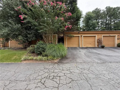 829 Lake Hollow Boulevard SW