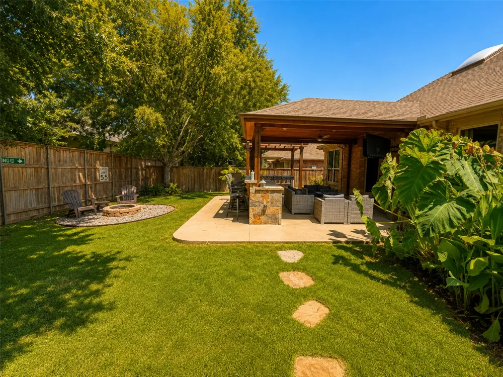 8467 Muirwood Trail Fort Worth, TX 76137