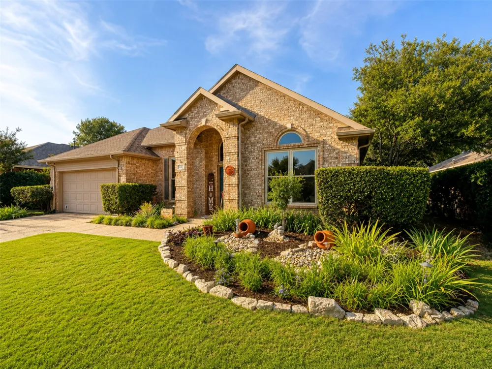 8467 Muirwood Trail Fort Worth, TX 76137