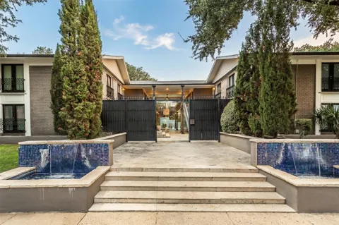 10205 Regal Oaks Drive #123
