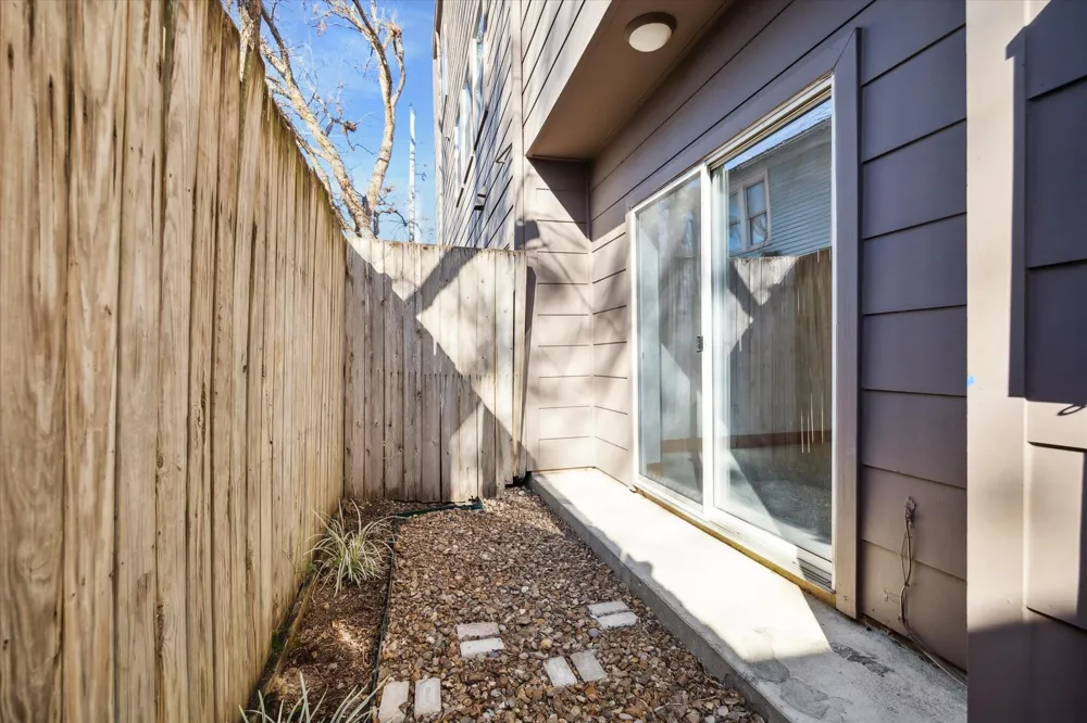 94 Drew Street #C Houston, TX 77006