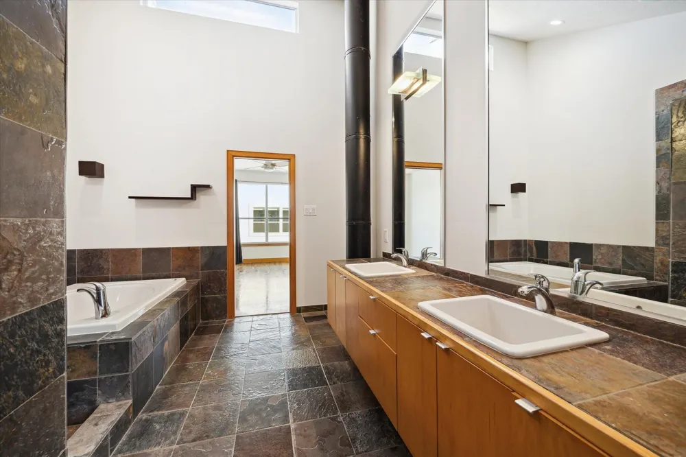 94 Drew Street #C Houston, TX 77006