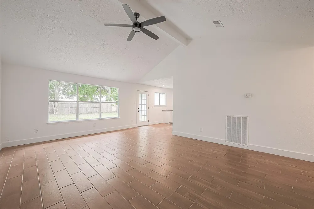 3814 Maplewood Drive La Porte, TX 77571