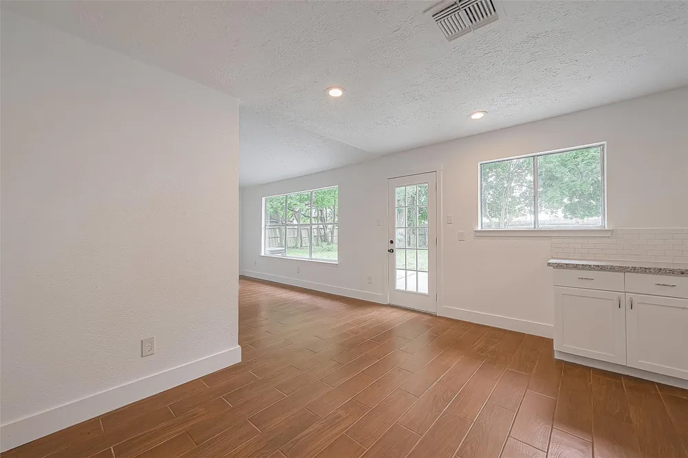 3814 Maplewood Drive La Porte, TX 77571