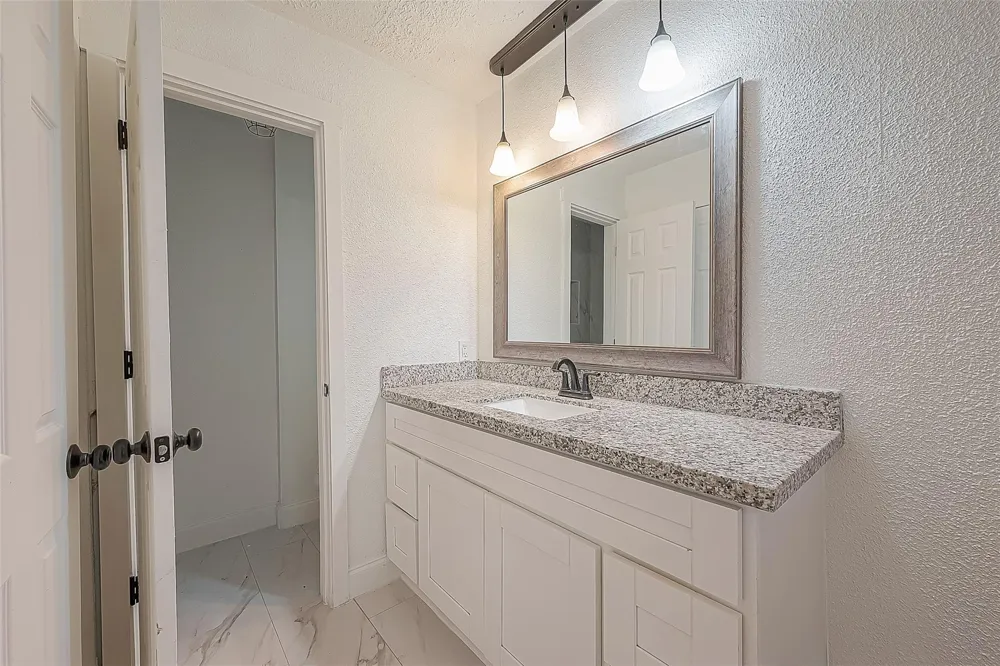 3814 Maplewood Drive La Porte, TX 77571