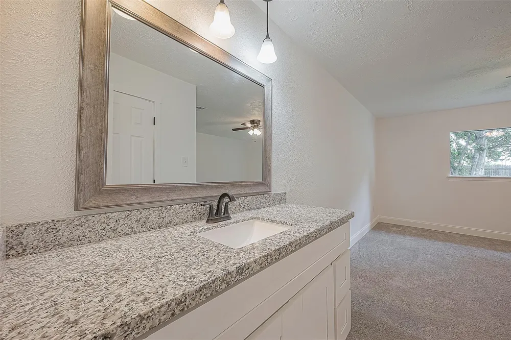 3814 Maplewood Drive La Porte, TX 77571