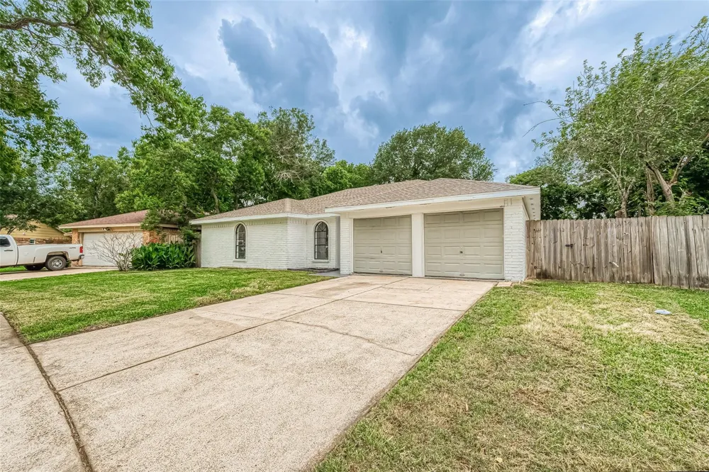 3814 Maplewood Drive La Porte, TX 77571