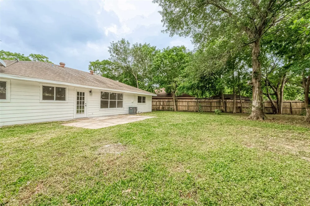 3814 Maplewood Drive La Porte, TX 77571