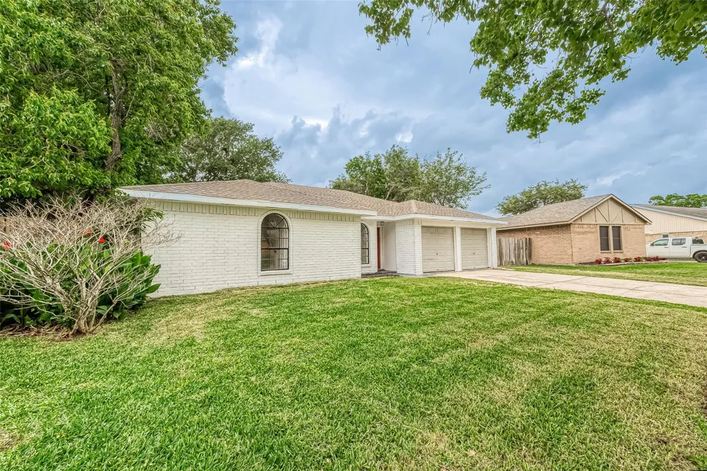 3814 Maplewood Drive La Porte, TX 77571