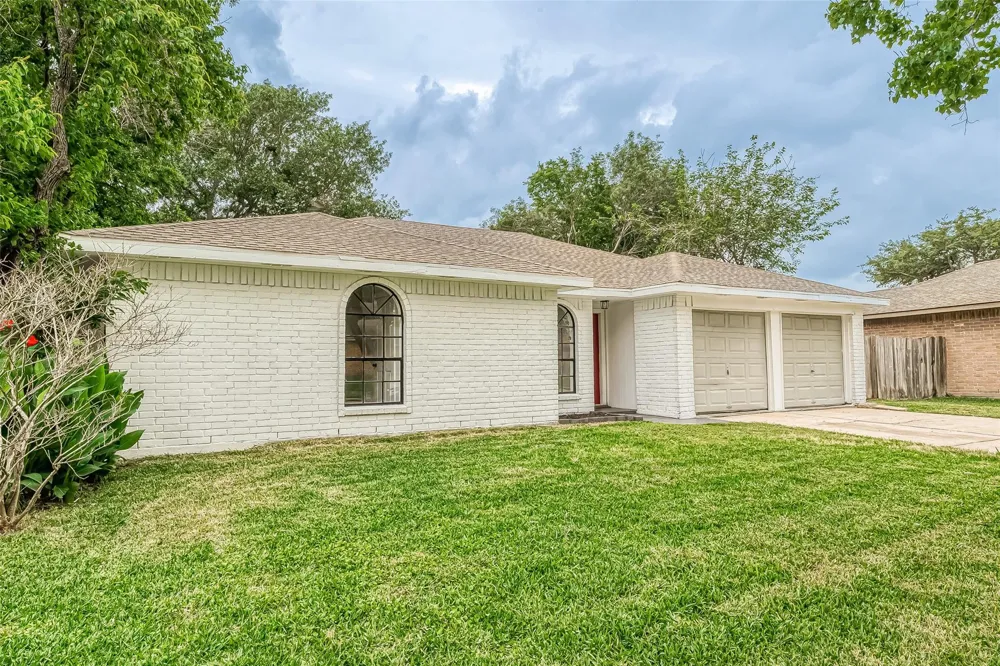 3814 Maplewood Drive La Porte, TX 77571