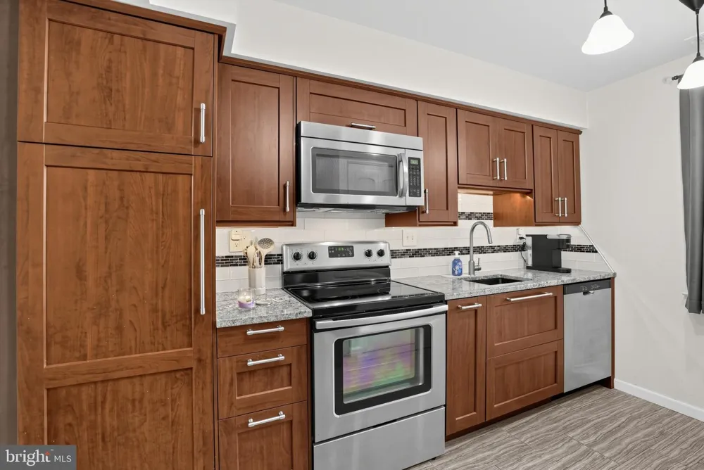 3071 HARBOUR DRIVE Palmyra, NJ 08065