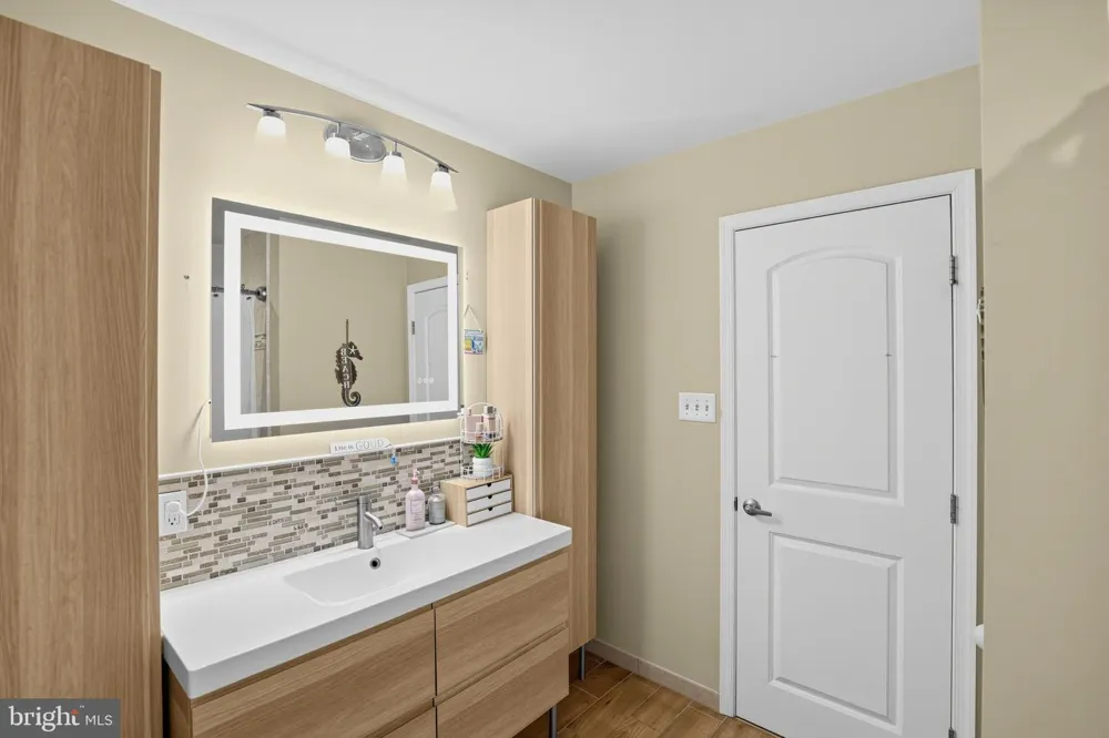3071 HARBOUR DRIVE Palmyra, NJ 08065