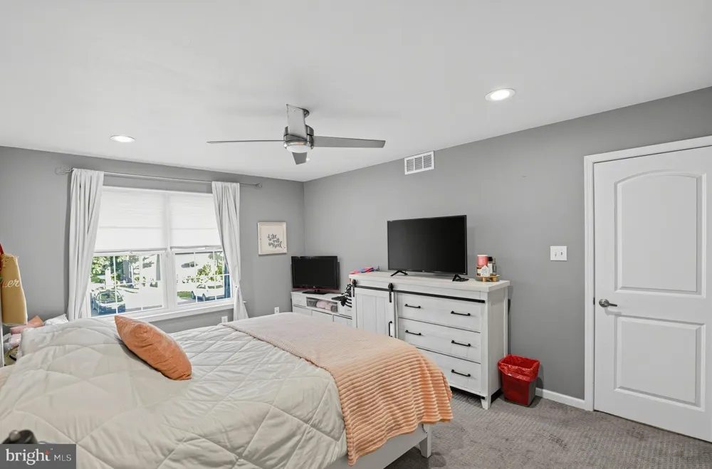 3071 HARBOUR DRIVE Palmyra, NJ 08065