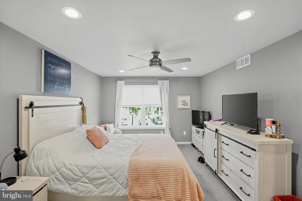 3071 HARBOUR DRIVE Palmyra, NJ 08065