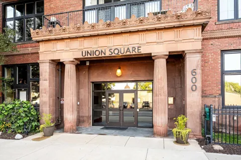 600 Broadway Avenue NW #224