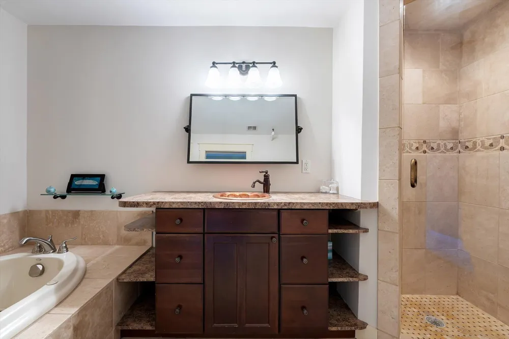 600 Broadway Avenue NW #224 Grand Rapids, MI 49504