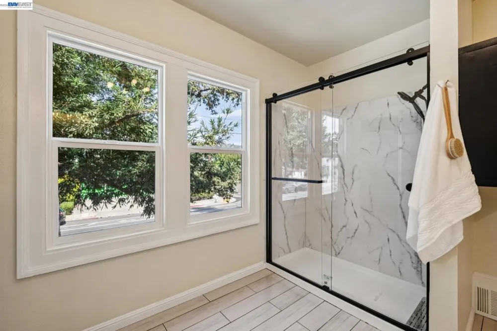 6031 Camden St Oakland, CA 94605