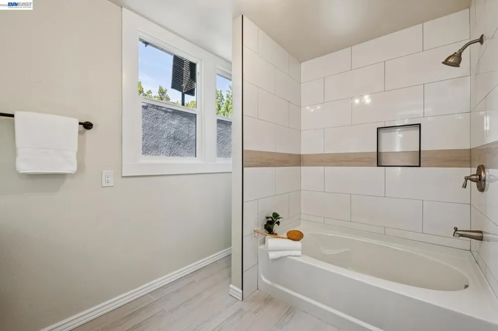 6031 Camden St Oakland, CA 94605