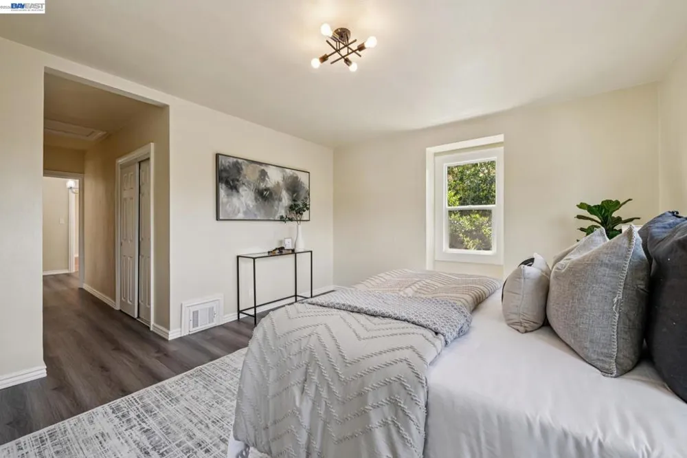 6031 Camden St Oakland, CA 94605